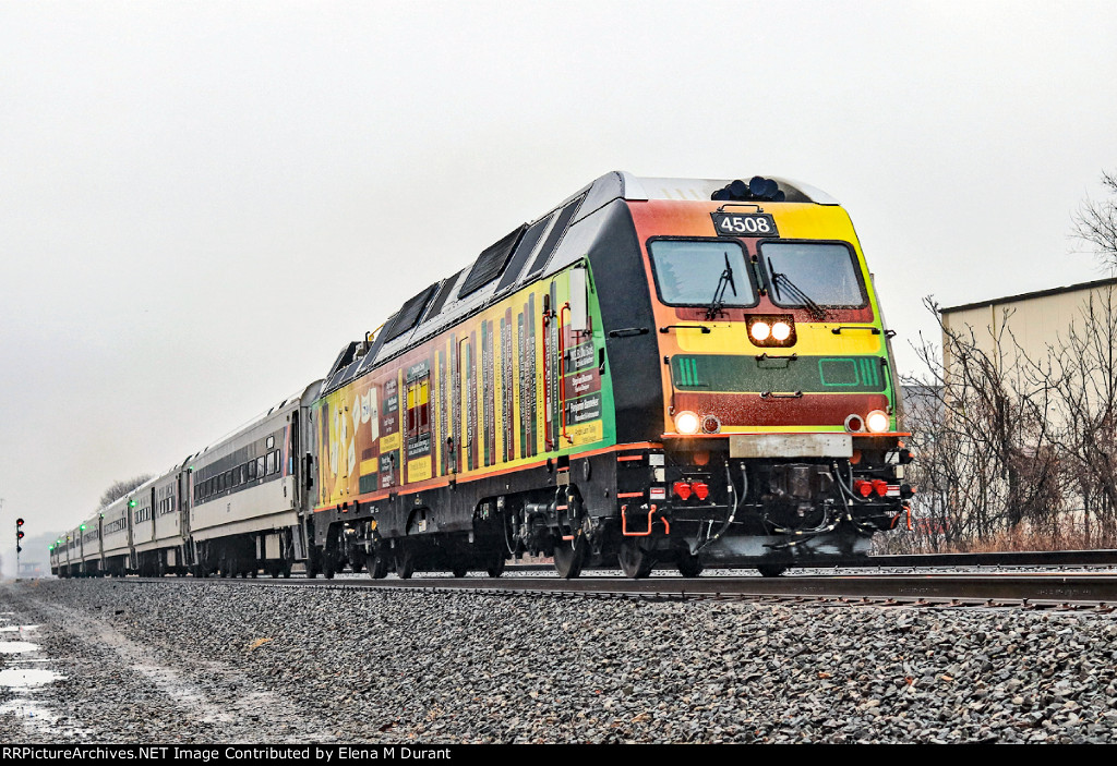 NJT 4508 on train 5527